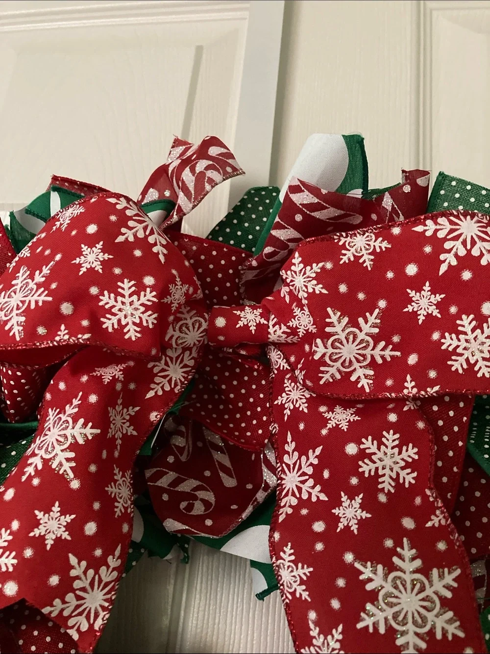 HANDMADE DOOR WREATH ROUND CHRISTMAS POLKA DOTS RED GREEN NWT